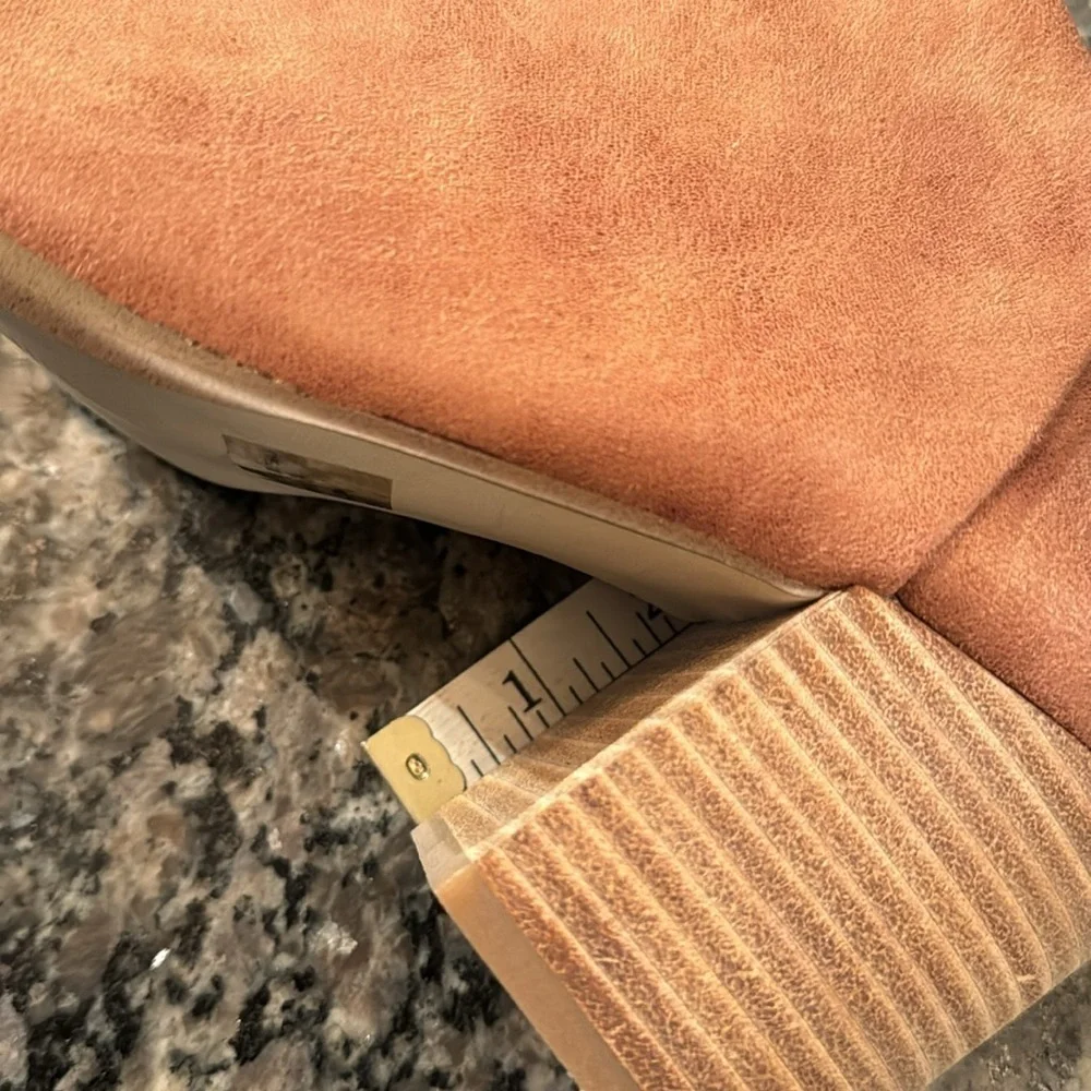 Report Tempe tan ankle boot NIB 9